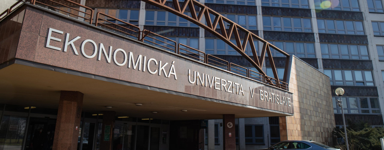 Экономический университет (EUBA)